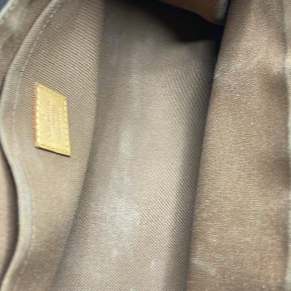 LOUIS VUITTON PURSE - Picture 7 of 7